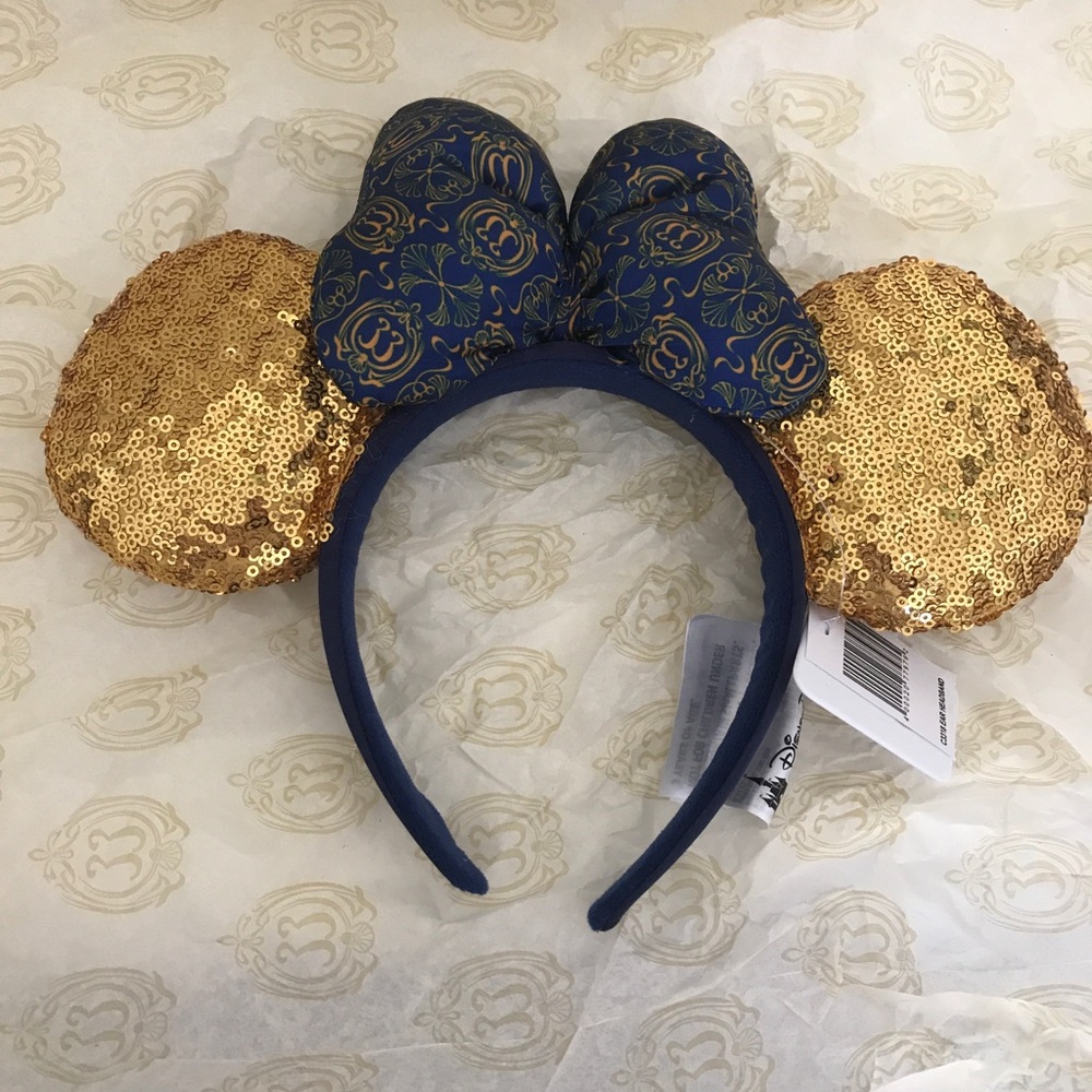 New with tags Disneyland Club 33 Minnie Headband